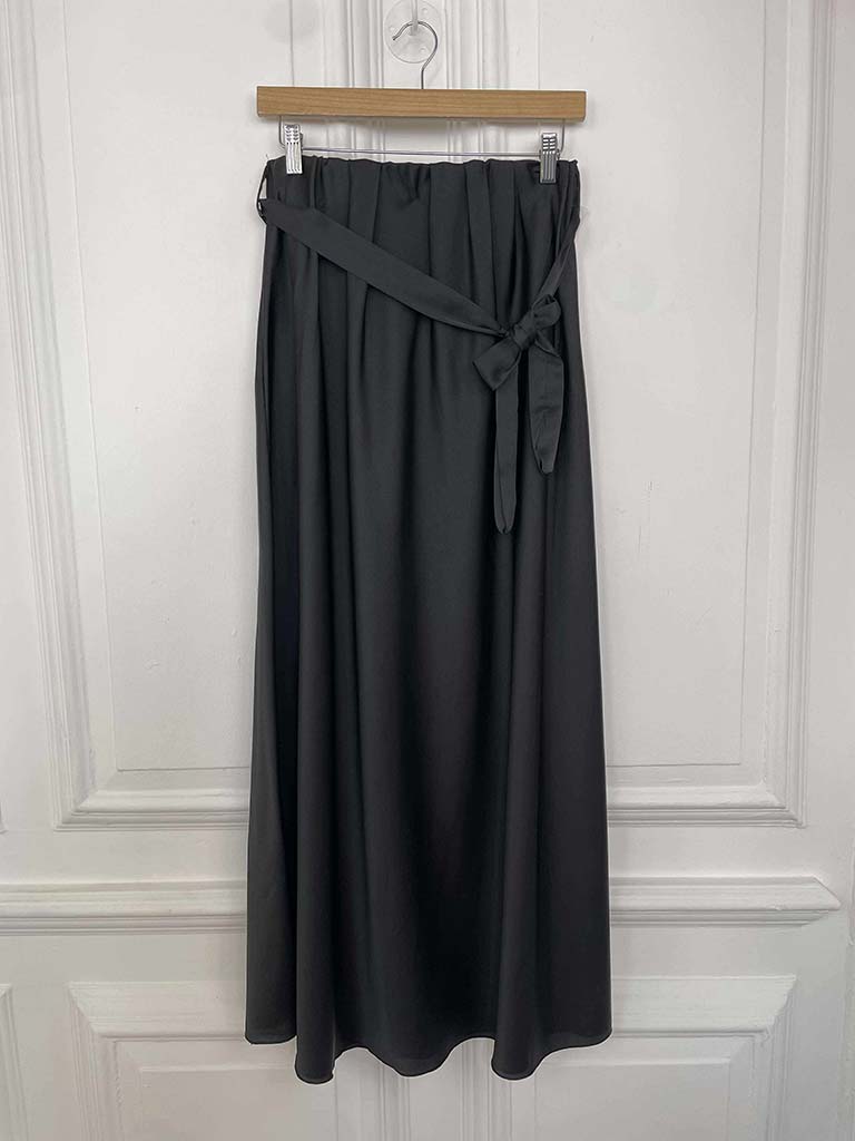 Silk Feel Skirt - Black