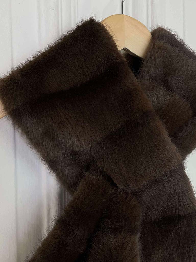 Malissa J Faux Fur Pull Through Collar - Chocolate