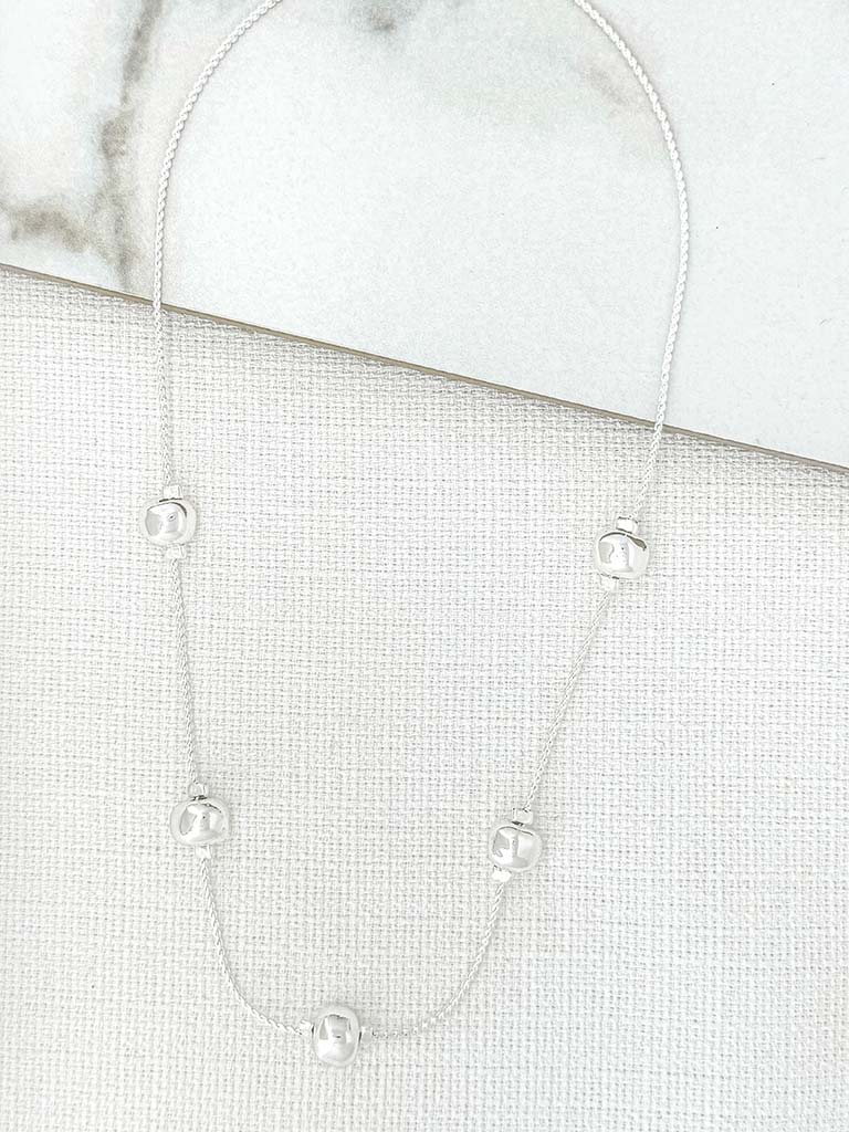 Envy Hammered Bead Necklace - Silver