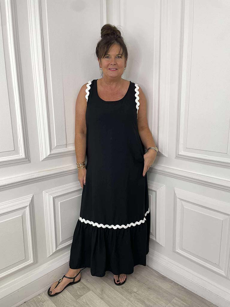 Scalloped Maxi Dress - Black