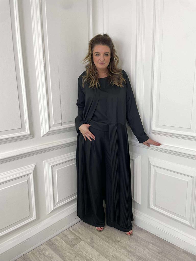 Long Pleated Jacket - Black