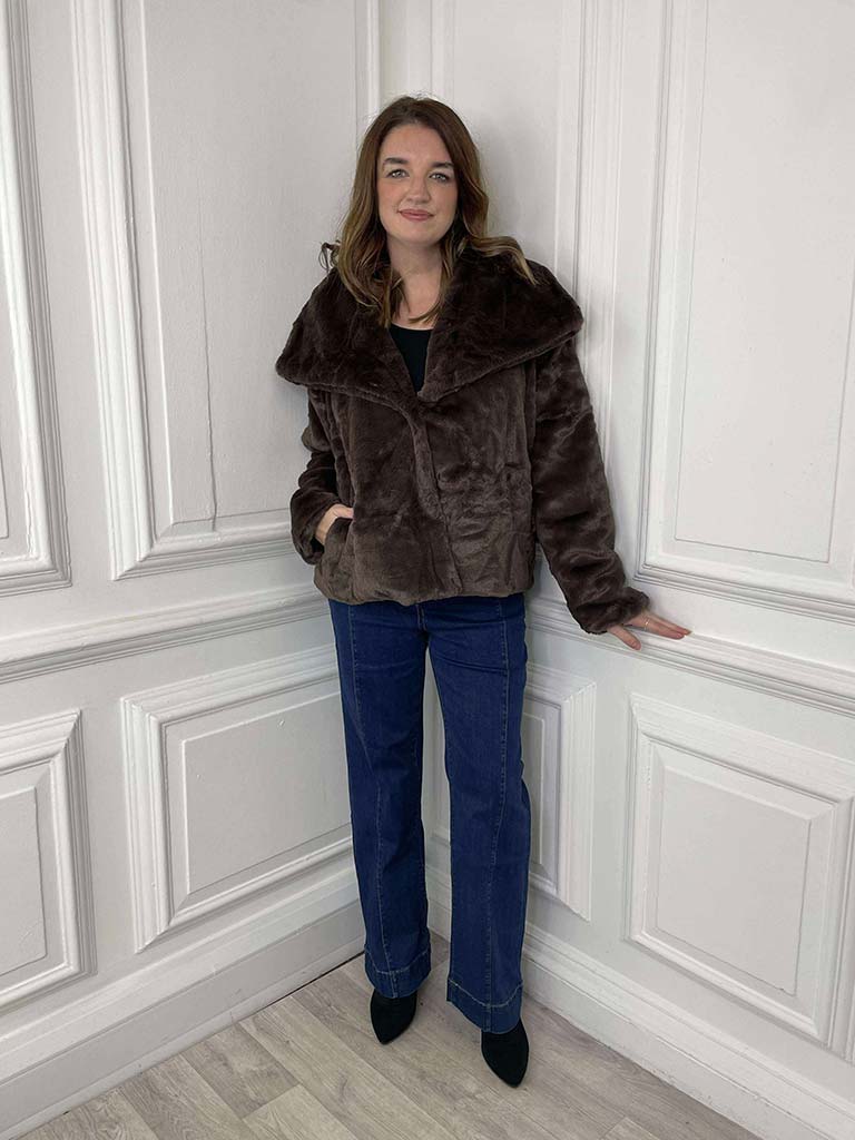 Luxe Faux Fur Jacket - Chocolate