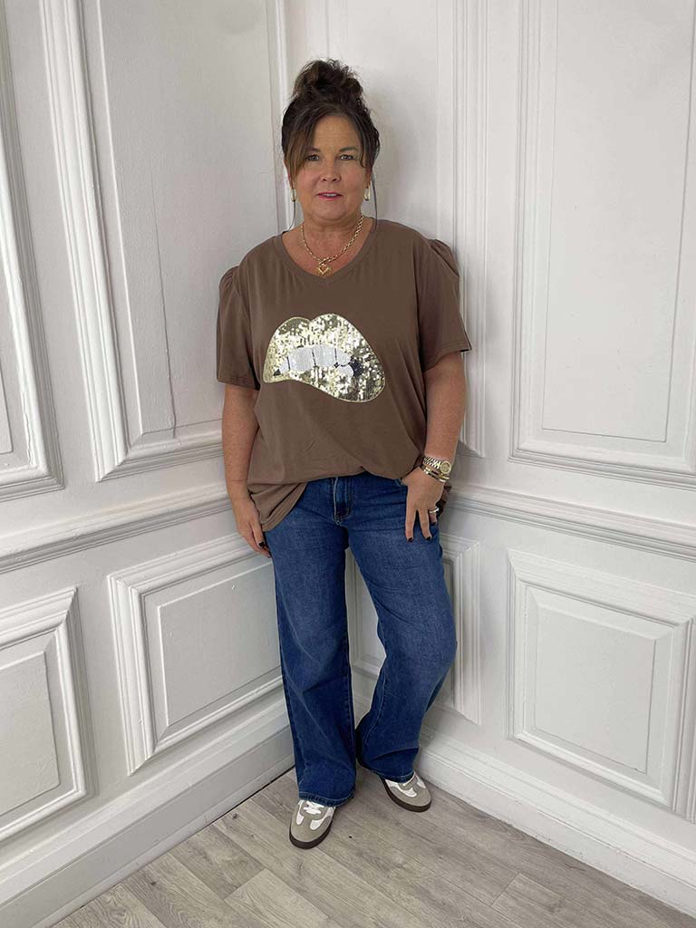 Sequin Lips Tee - Taupe
