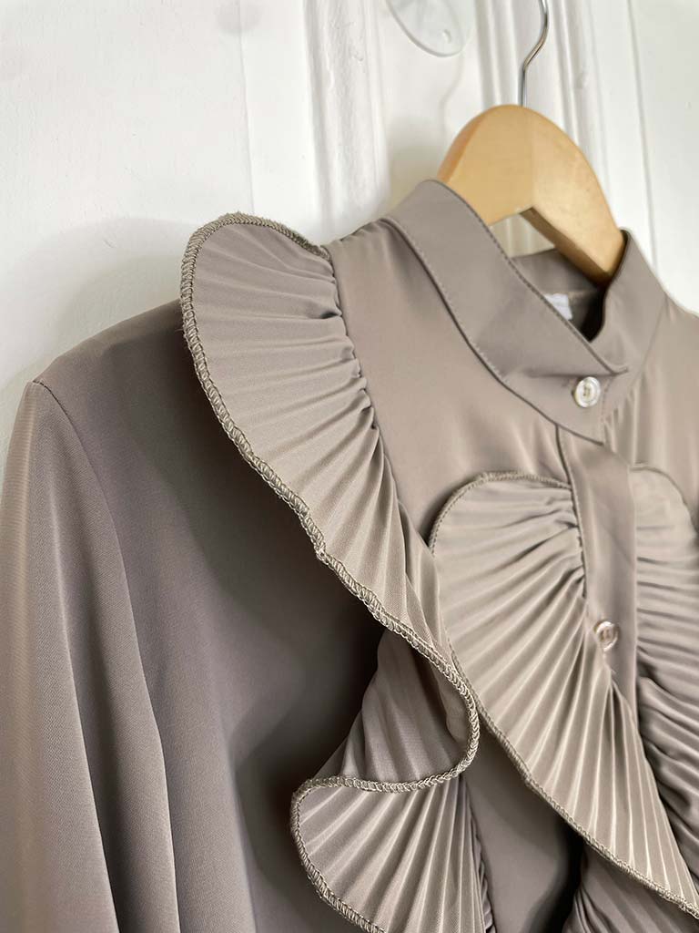 Plissé Ruffle Shirt - Mocha