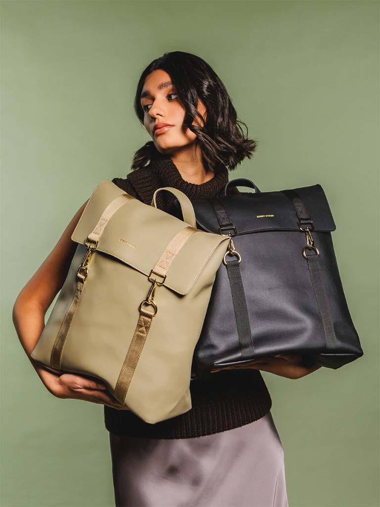 Every Other Double Clip Backpack - Black