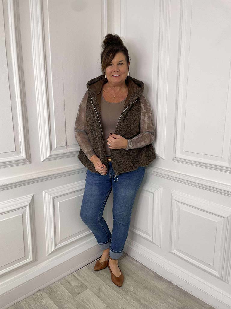 Bubble Hem Hooded Gilet - Chocolate