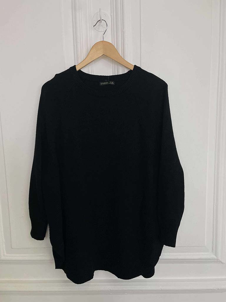 Scooped Pocket Knit - Black
