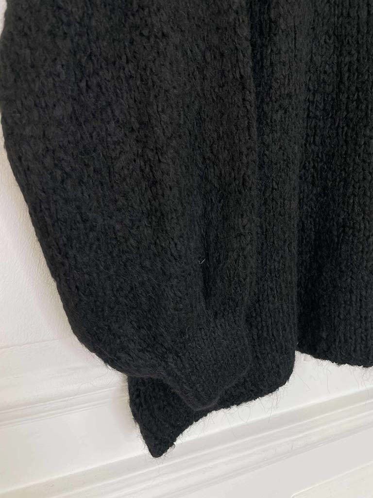 Chunky Exposed Seam Knit - Black