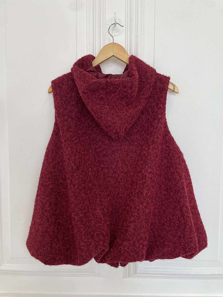Bubble Hem Hooded Gilet - Merlot