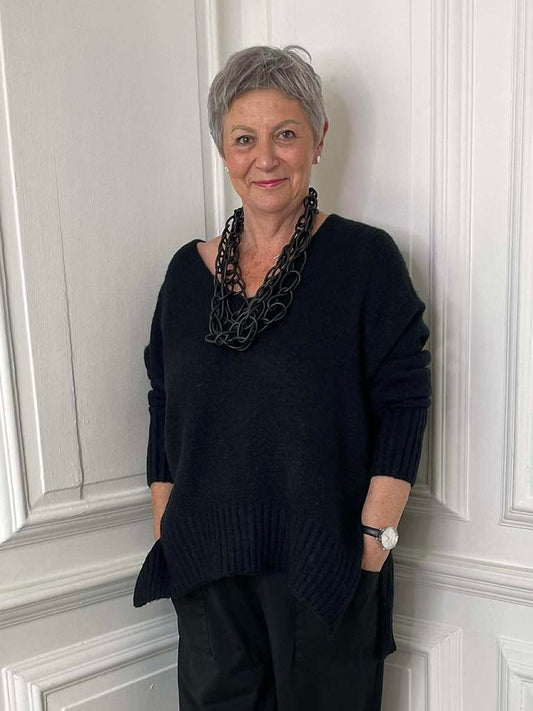 Scooped Hem Chunky Knit - Black