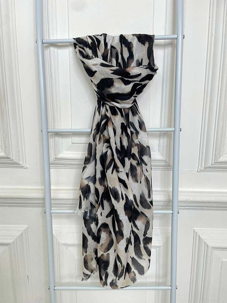 Malissa J Leopard Print Scarf - Mono