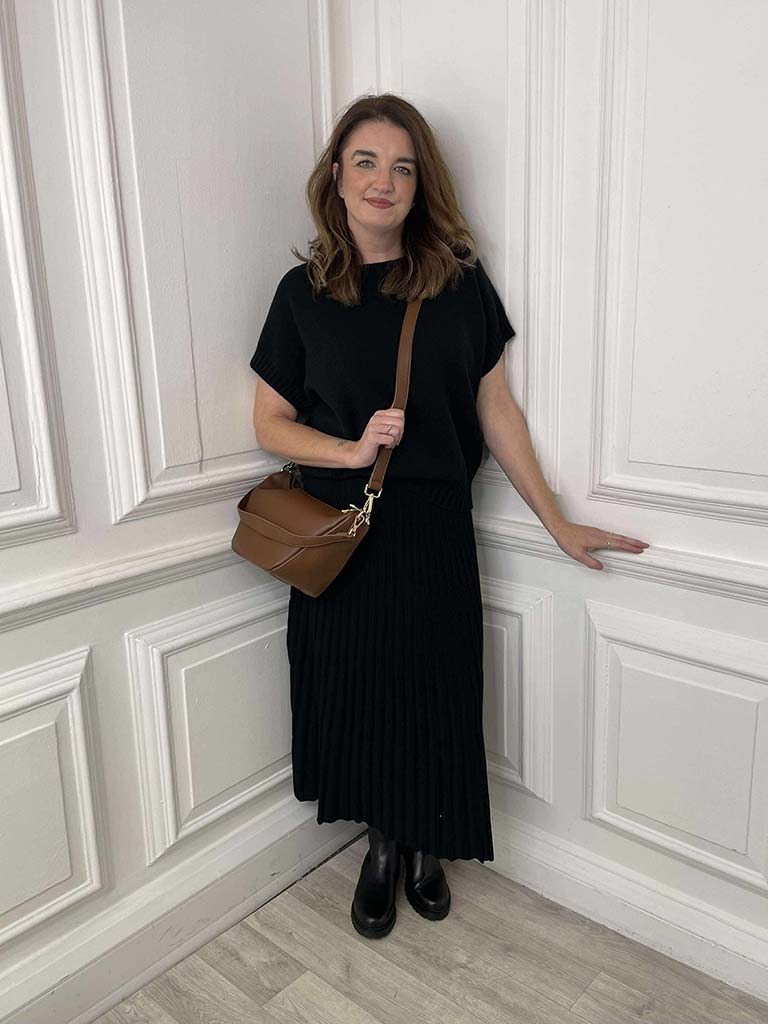 Ribbed Knit A-Line Skirt - Black