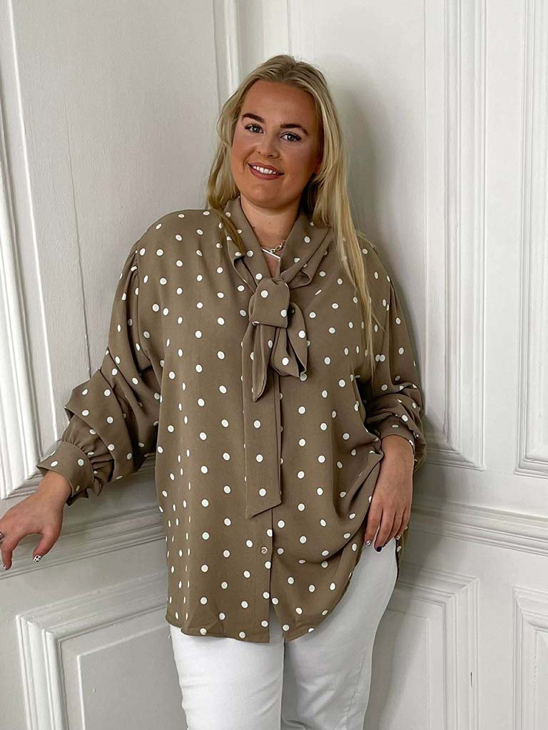 Dotty Pussybow Blouse - Mocha