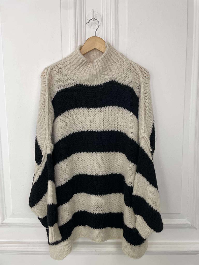 Chunky Exposed Seam Stripe Knit - Mono
