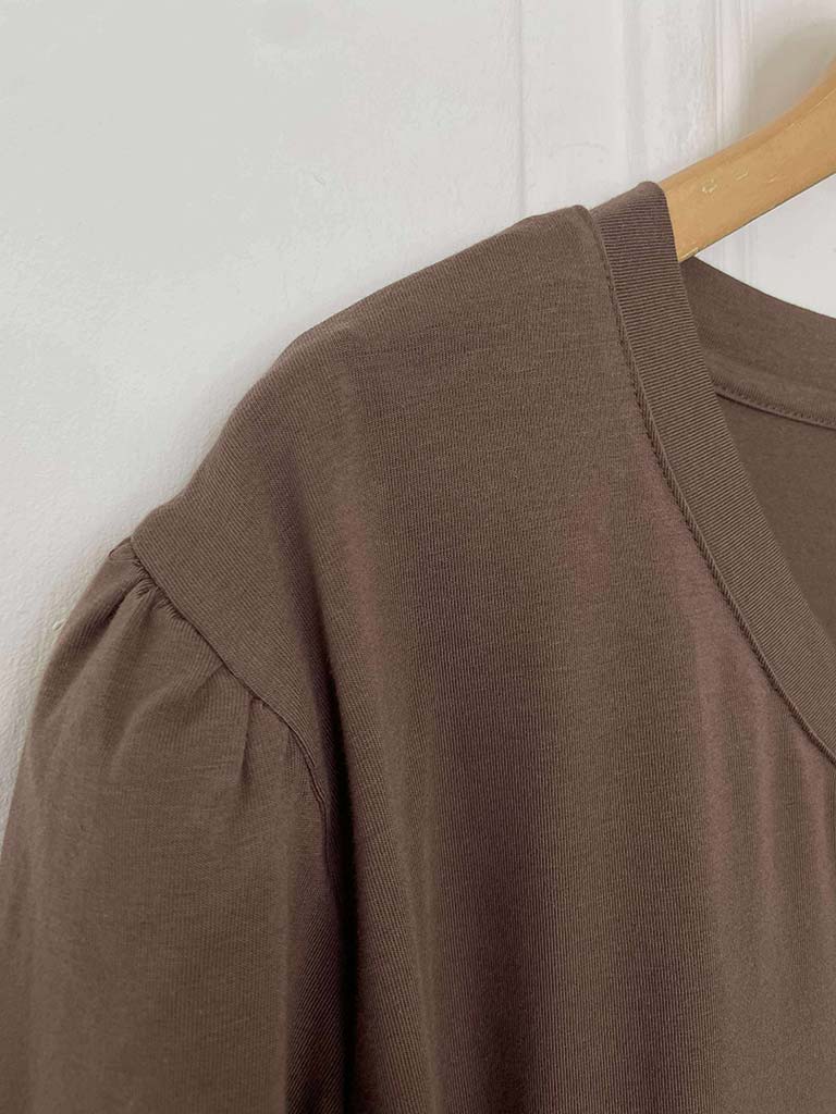 Sequin Lips Tee - Taupe