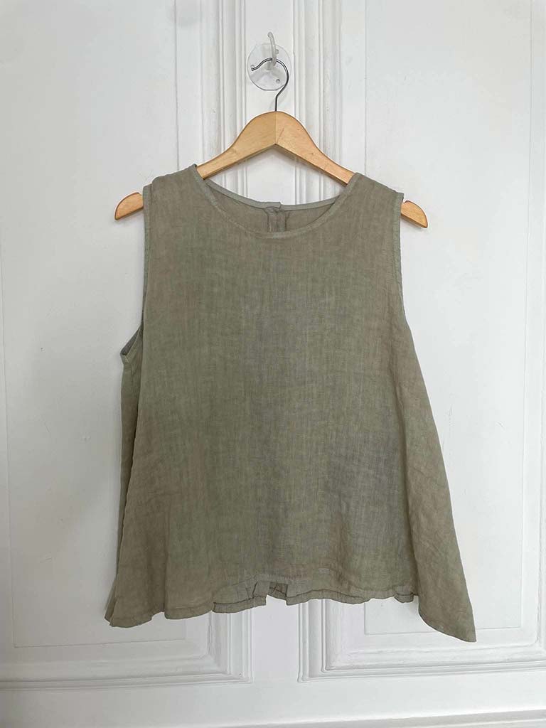 Linen Button Back Top - Calico