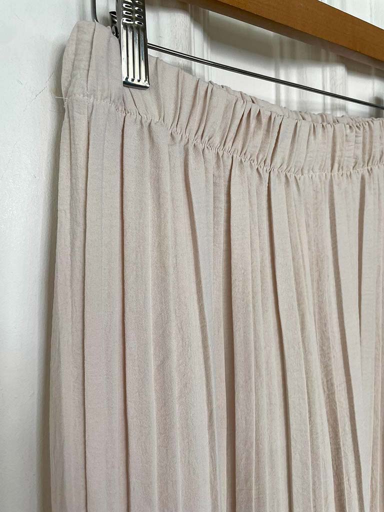 Sleeveless Pleated Co-ord - Ecru