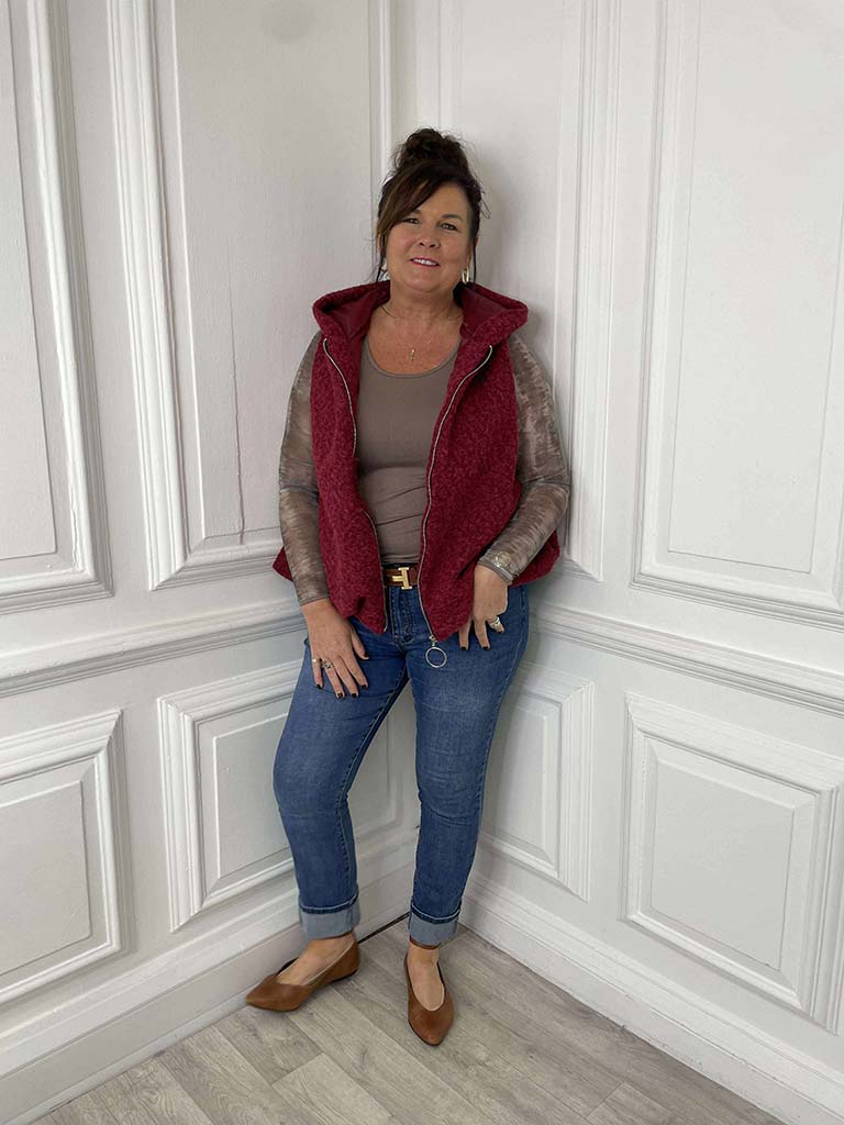Bubble Hem Hooded Gilet - Merlot