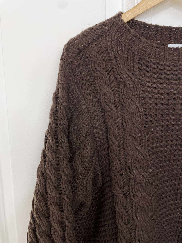 Chunky Cable Knit - Chocolate