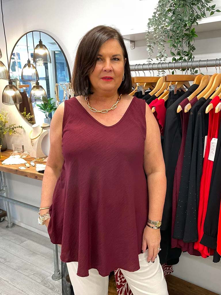 Classic V-Neck Vest - Merlot