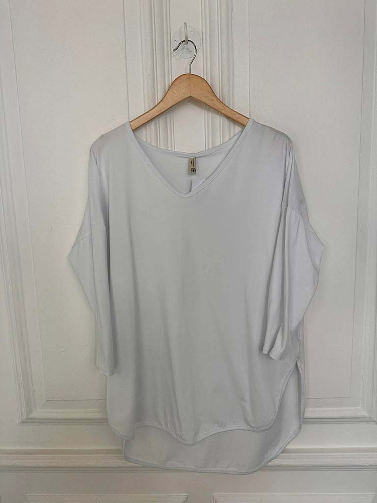 V-Neck Scooped Hem Top - White