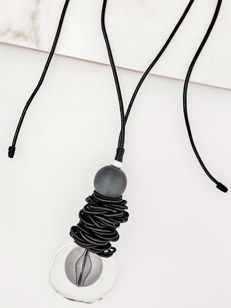 Envy Drop Pendant & Bead Necklace - Black