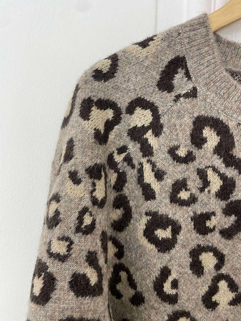 Leopard Jacquard Knit - Stone