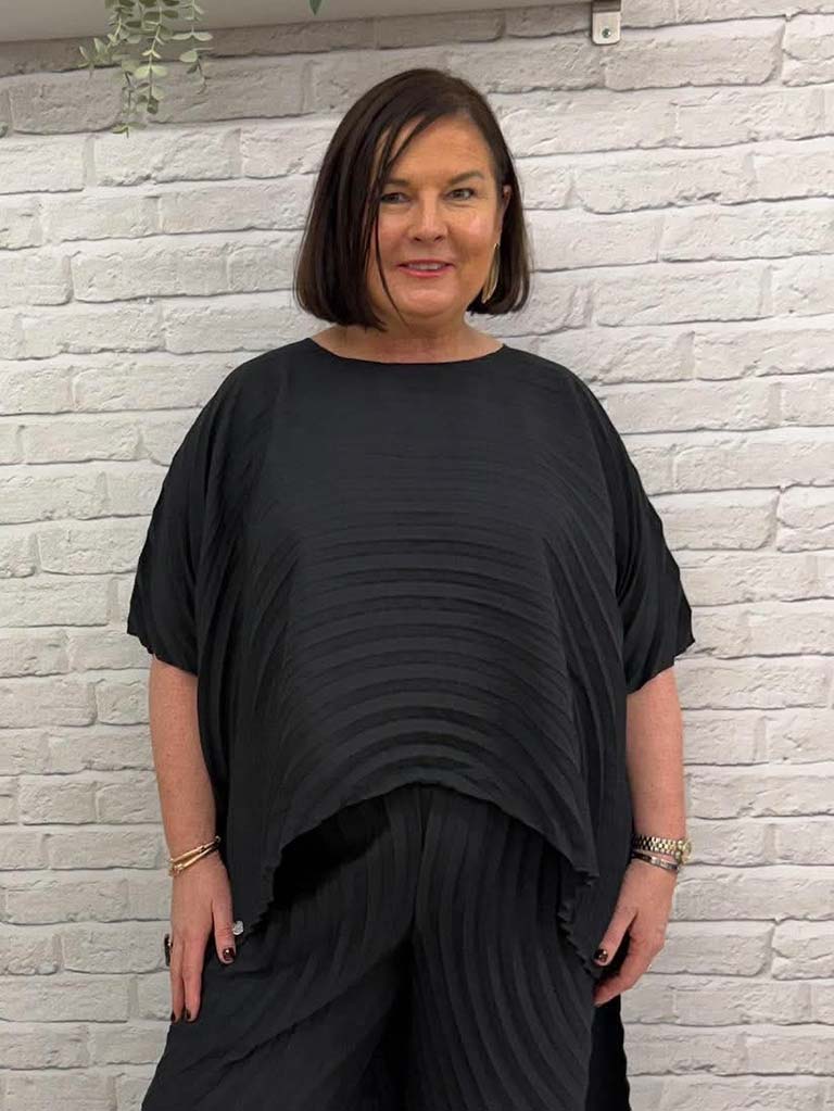 Malissa J Curved Pleat Top - Black