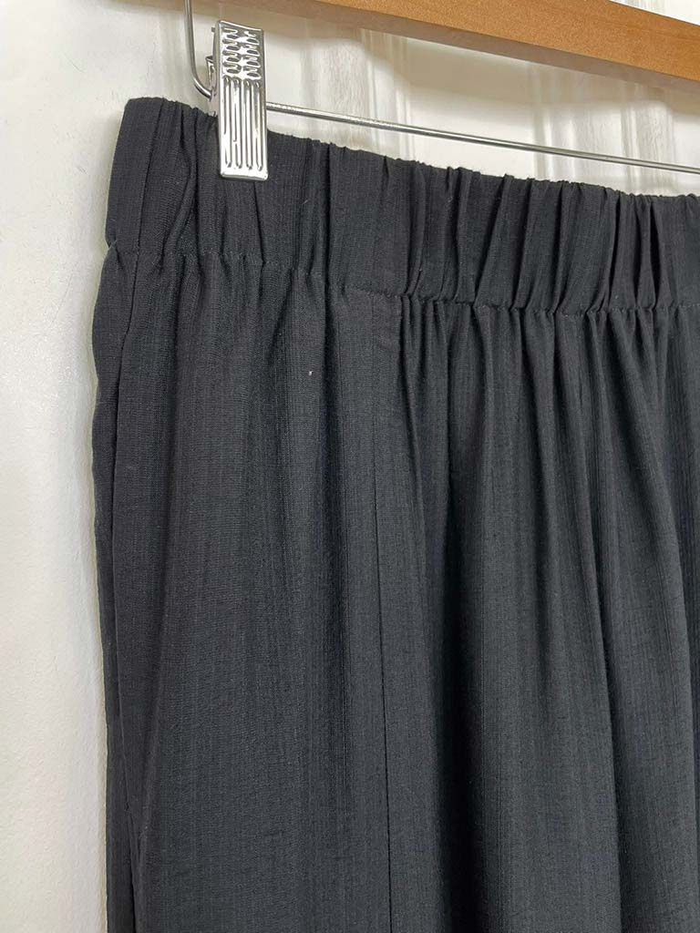 Wide Curved Hem Trousers - Black