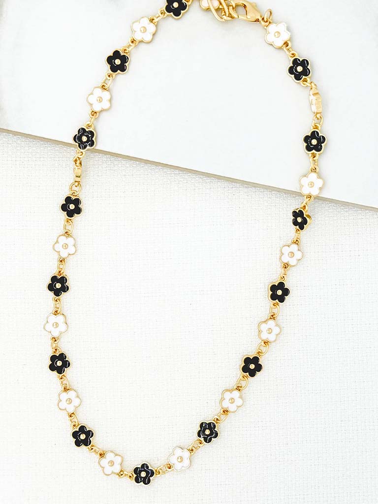 Envy Short Daisy Necklace - Gold
