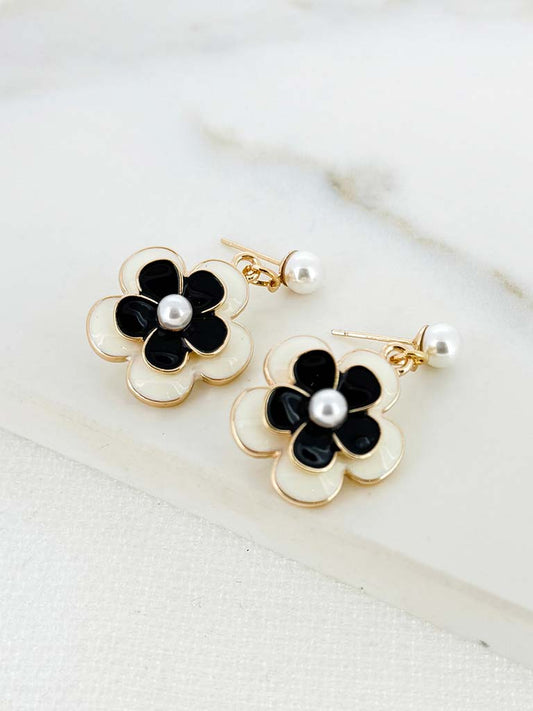 Envy Flower Pearl Earrings - Gold