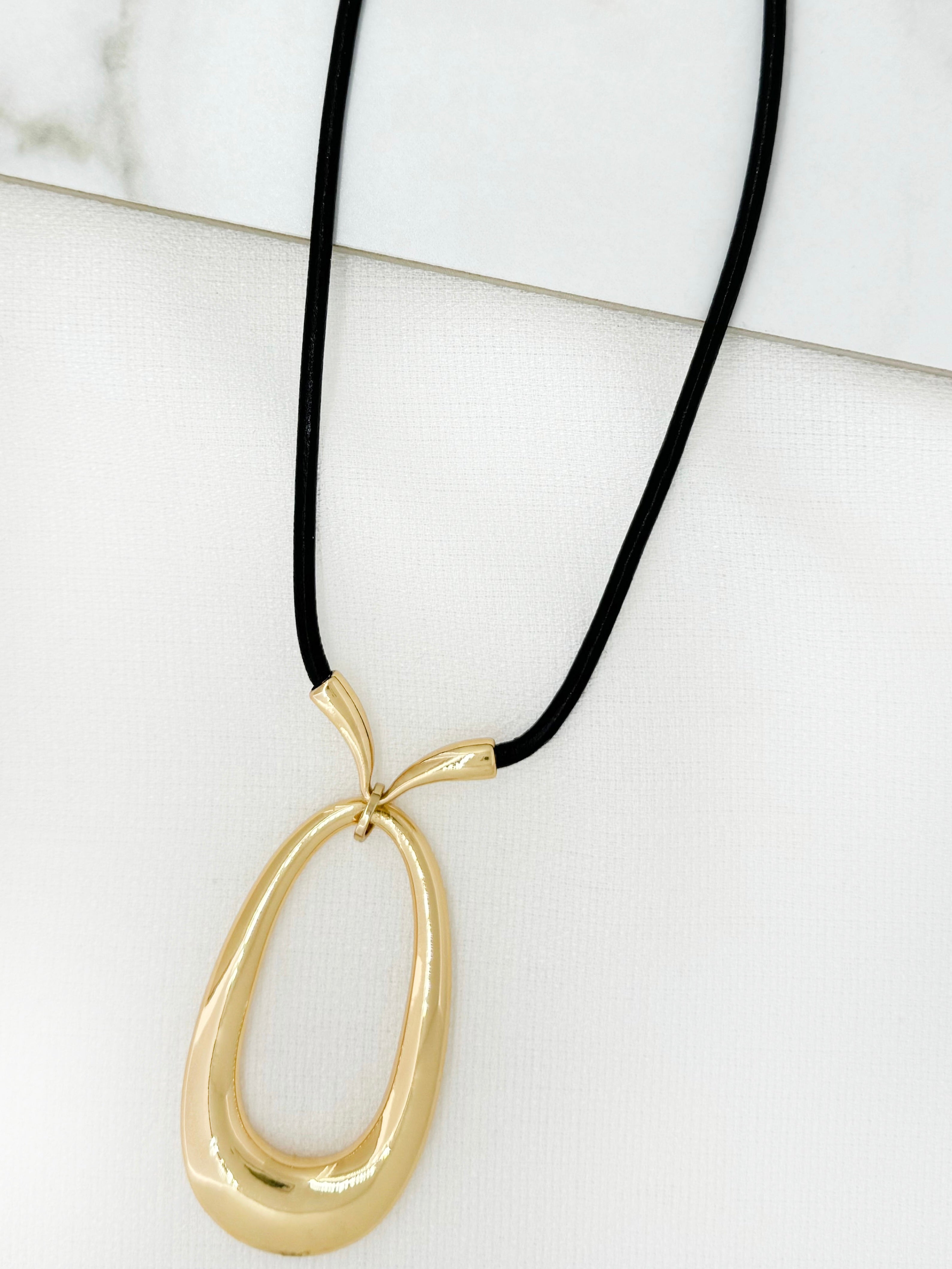 Envy Ellipse Rope Necklace - Gold