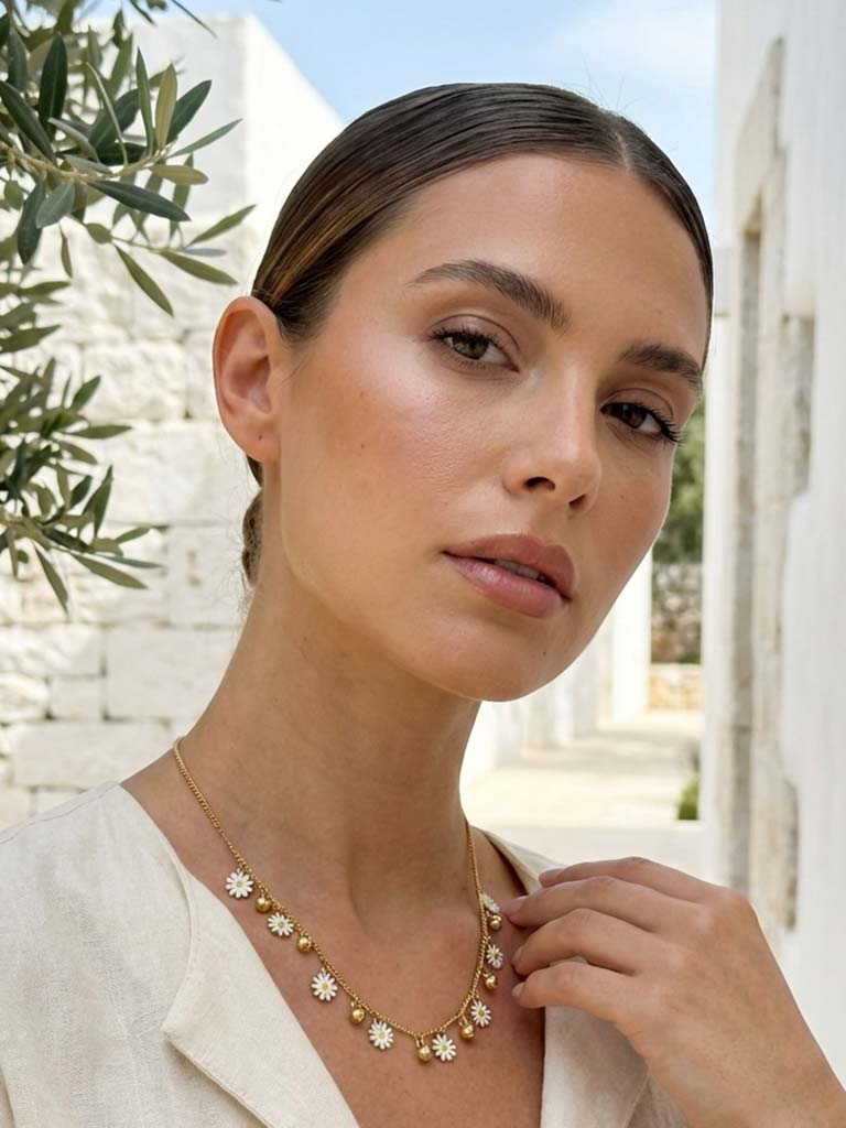 Envy Daisy Charm Necklace - Gold