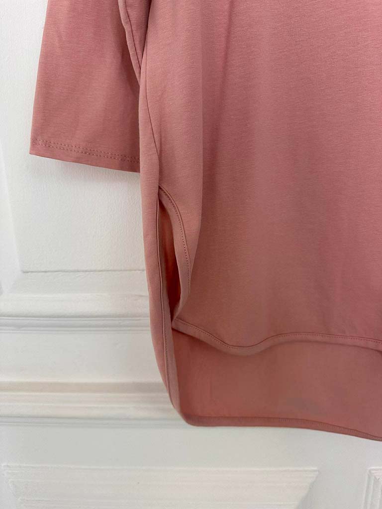 V-Neck Scooped Hem Top - Rose