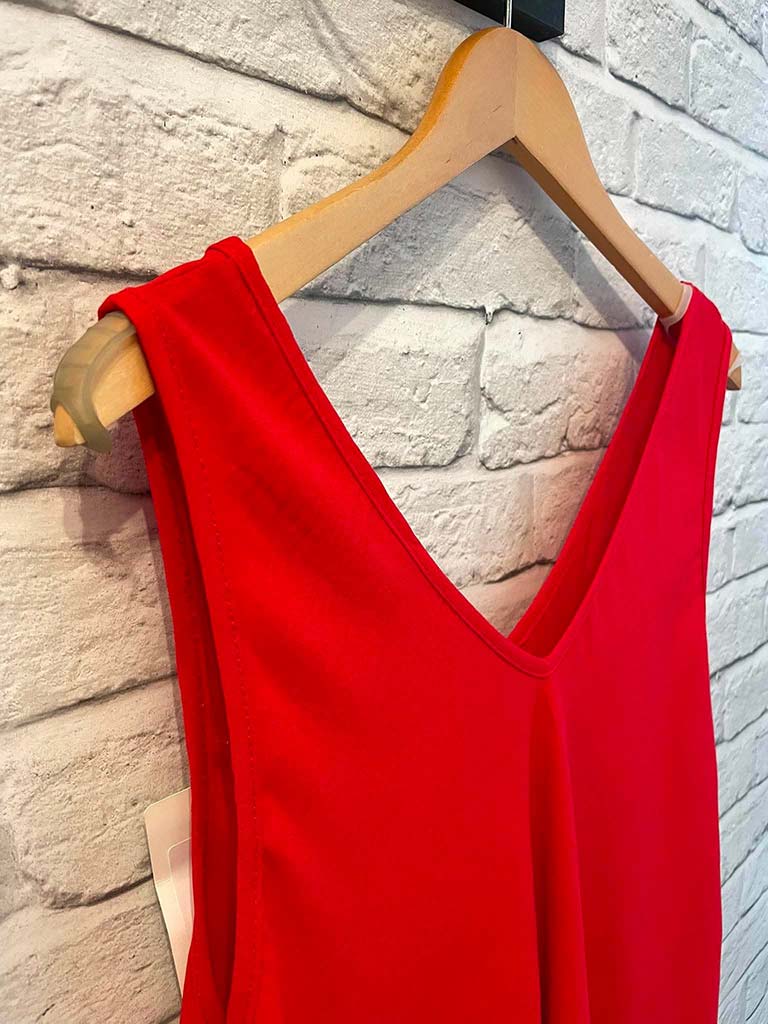 Classic V-Neck Vest - Cherry