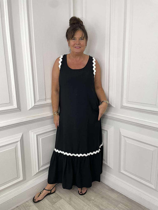 Scalloped Maxi Dress - Black