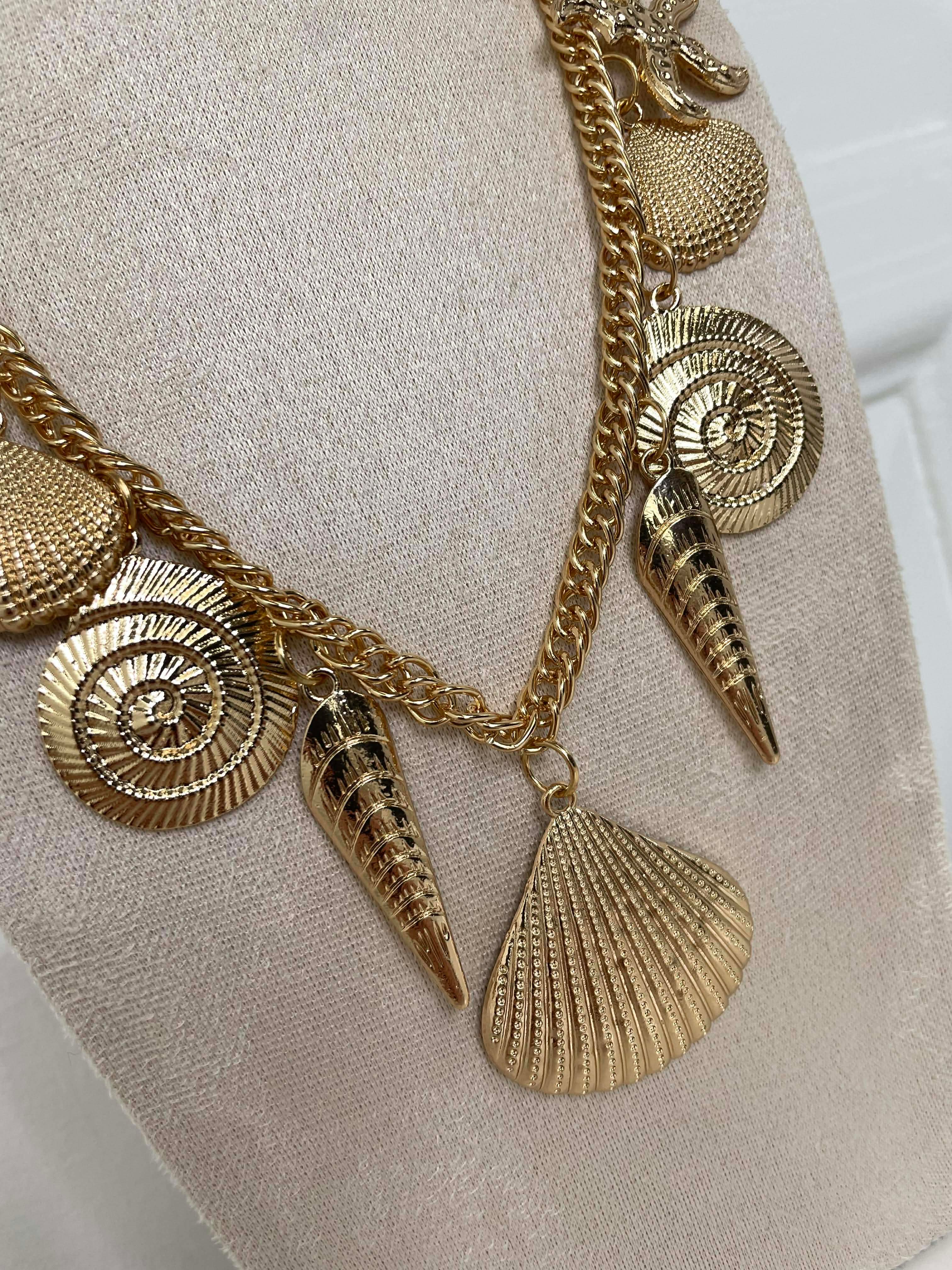 Shell Pendant Necklace - Gold