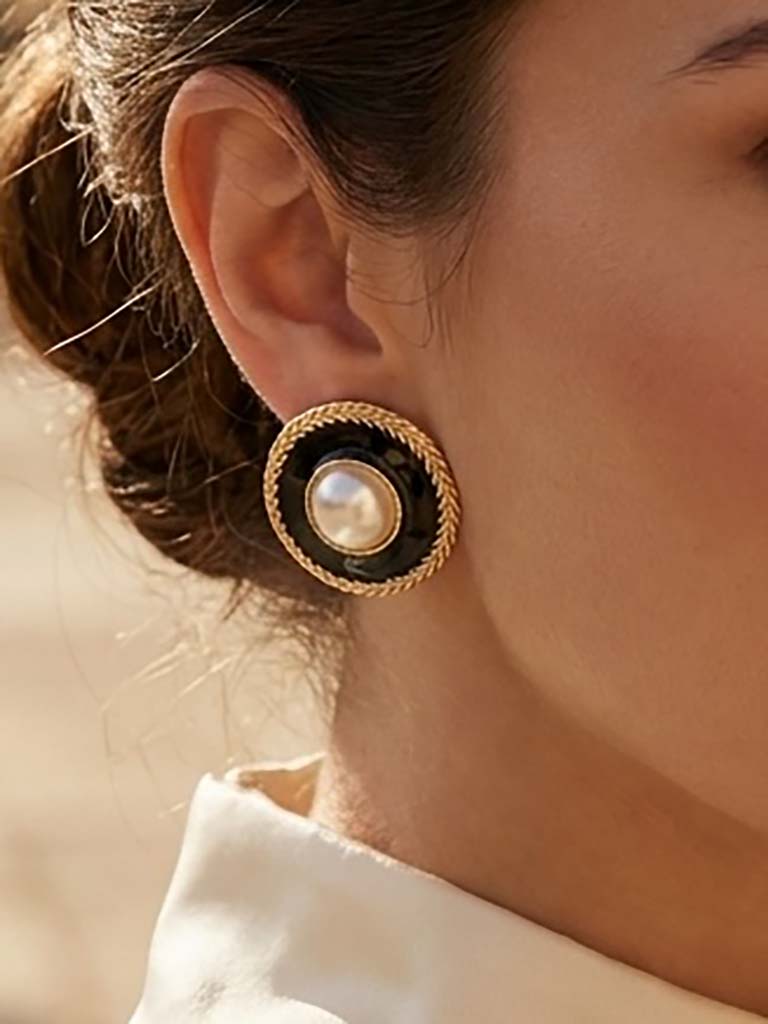 Envy Noir Pearl Earrings