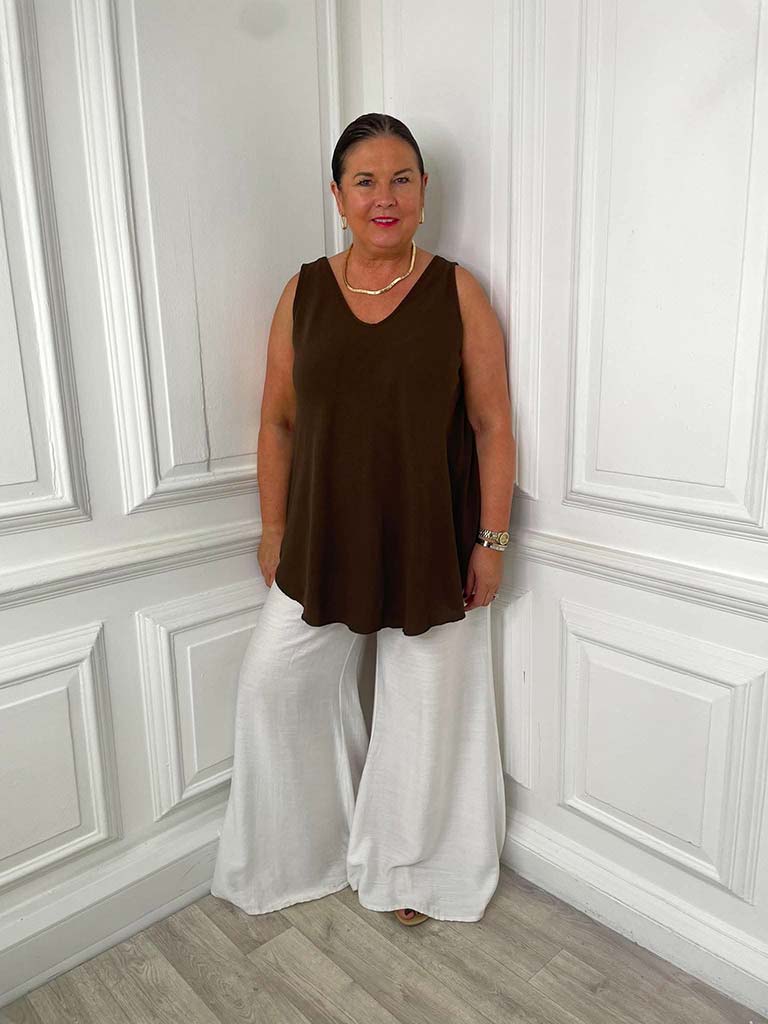 Classic V-Neck Vest - Cocoa