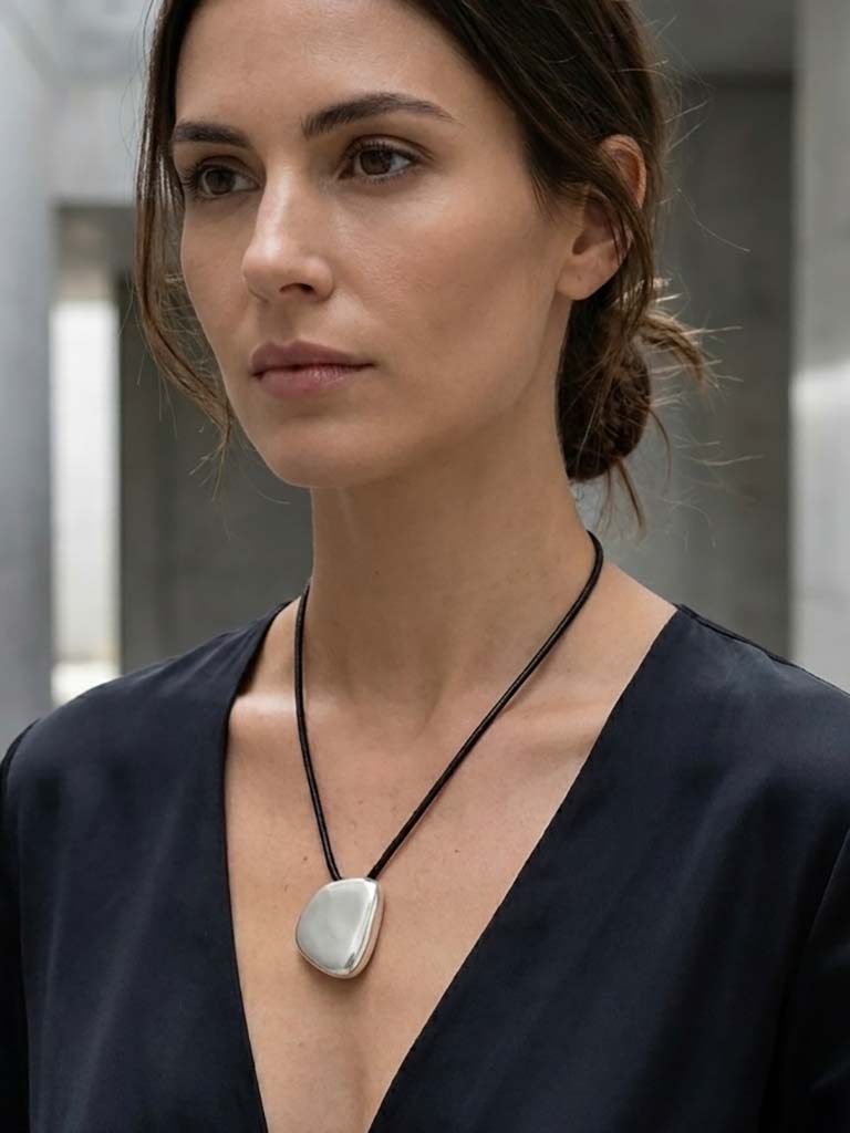 Envy Pebble Rope Necklace - Silver