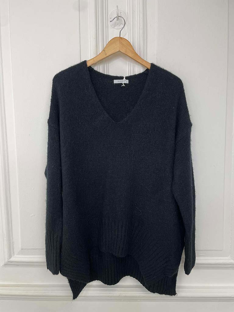 Scooped Hem Chunky Knit - Black