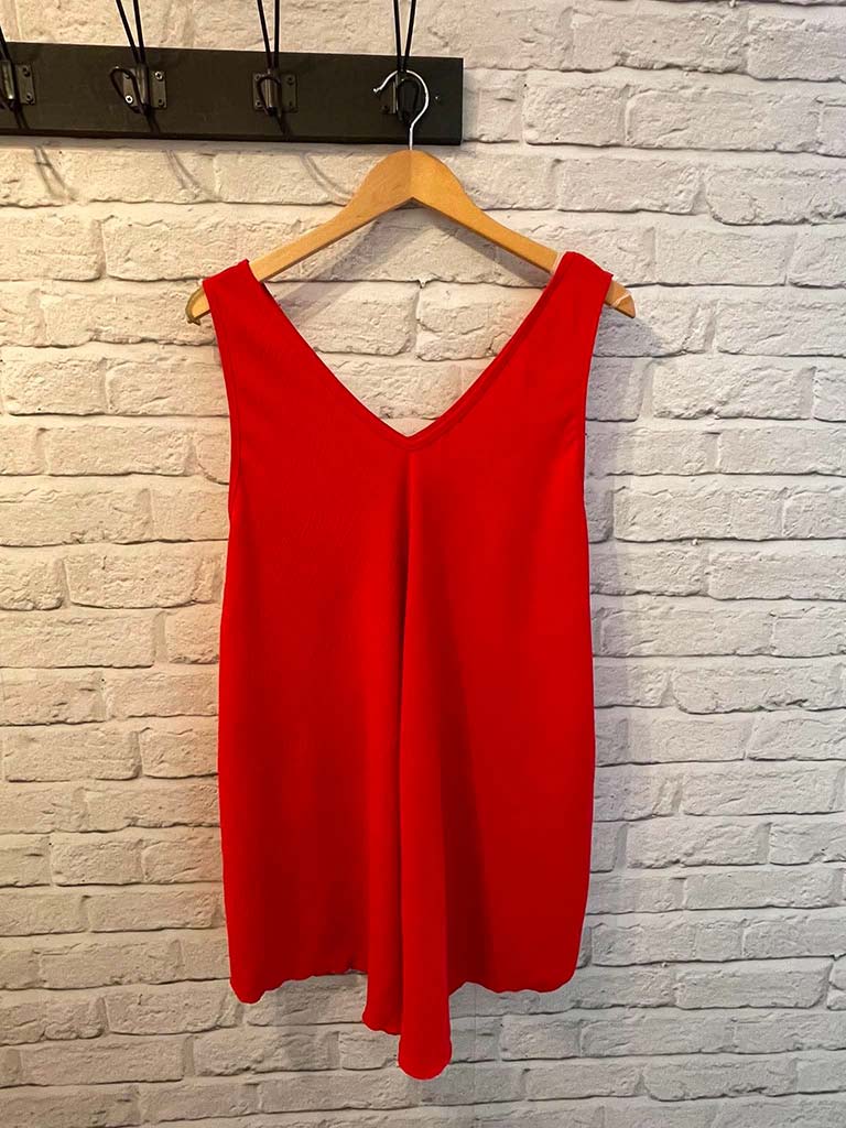 Classic V-Neck Vest - Cherry