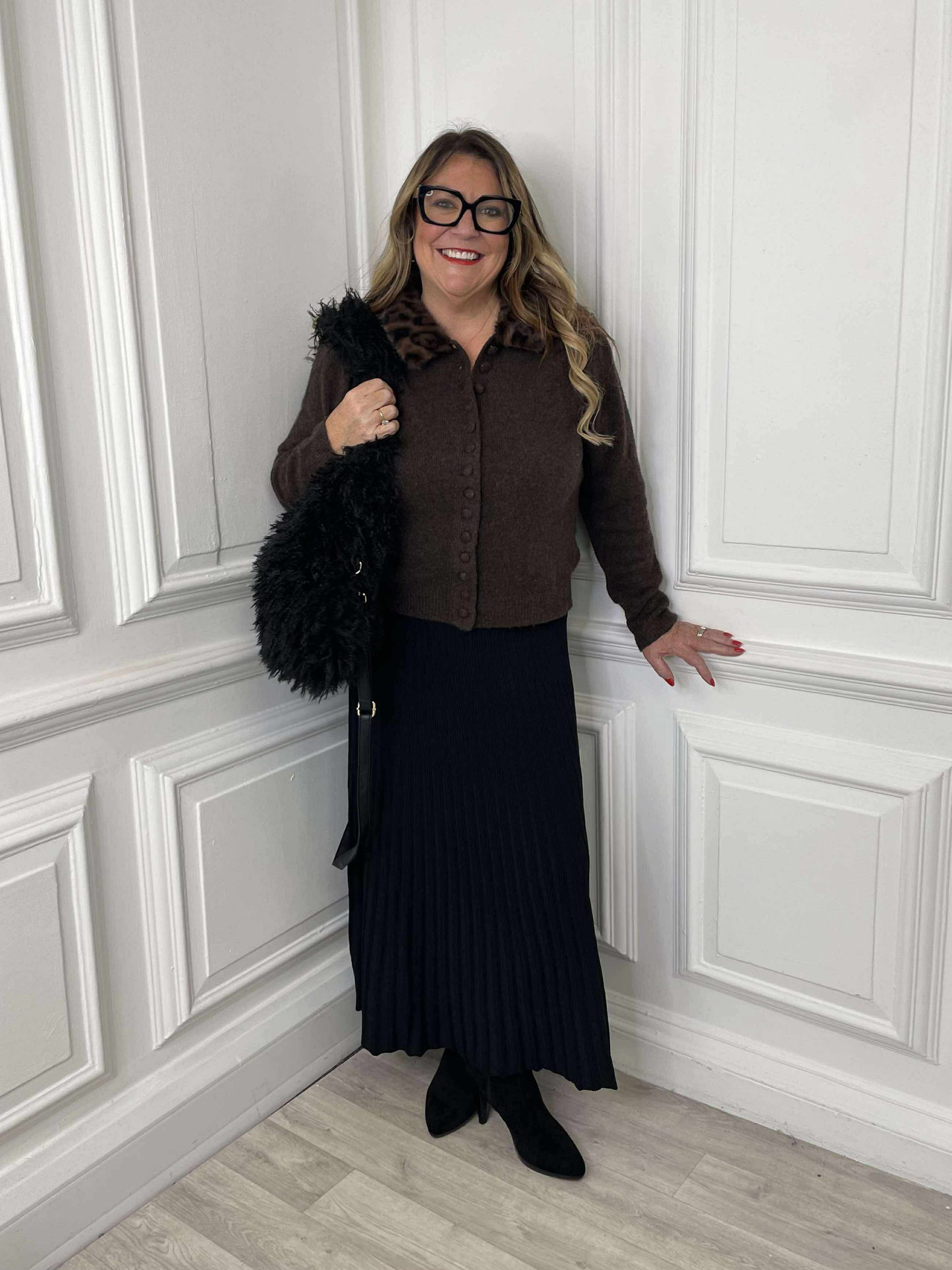 Ribbed Knit A-Line Skirt - Black