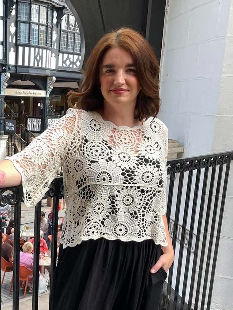 Daisy Cropped Crochet Top - Ecru