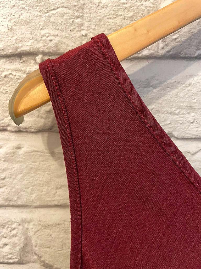 Classic V-Neck Vest - Merlot
