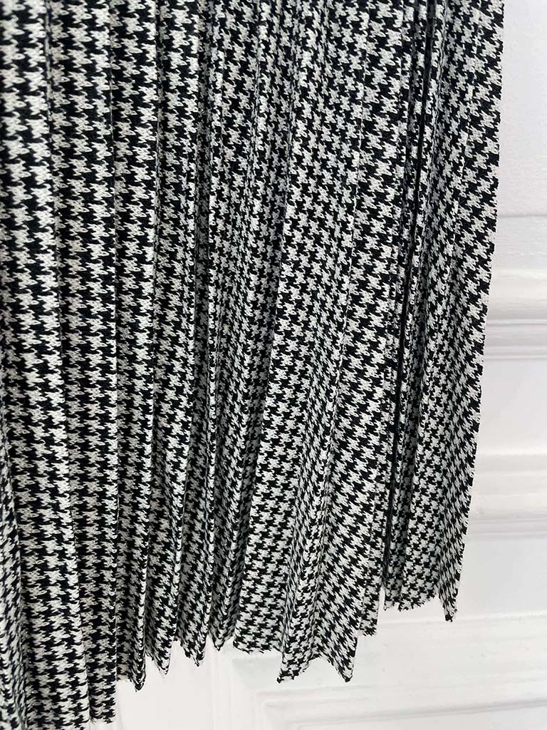 Houndstooth Pleated Skirt - Mono
