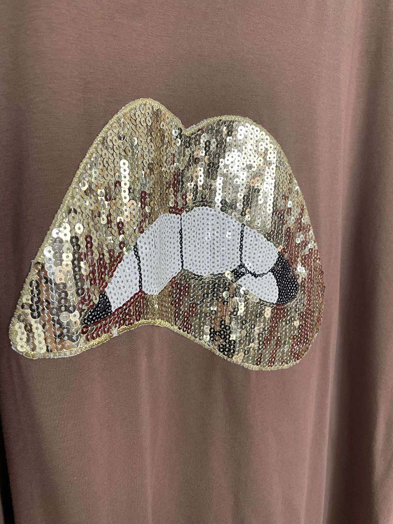 Sequin Lips Tee - Taupe