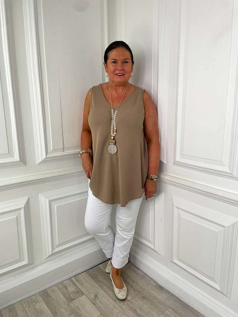 Classic V-Neck Vest - Caramel