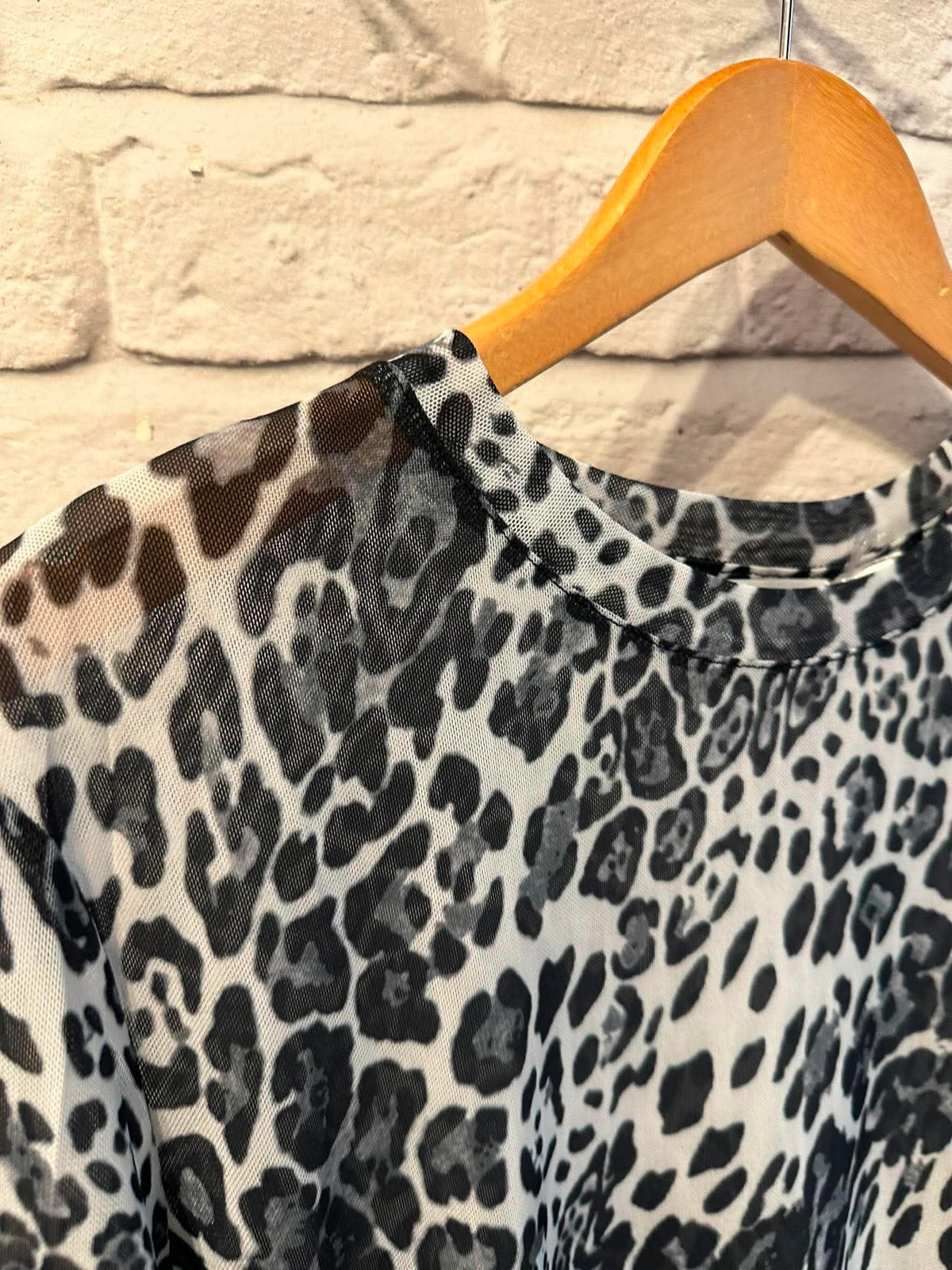 Print Mesh Layering Top - Snow Leopard