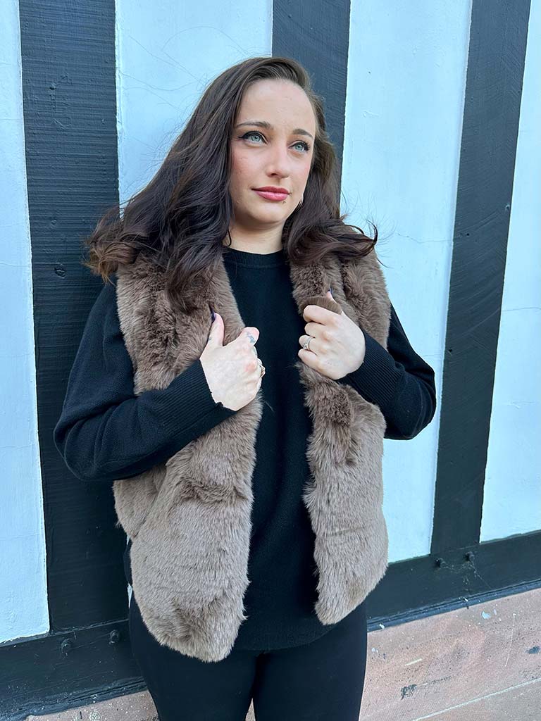 Malissa J Luxe Faux Fur Short Gilet - Chocolate